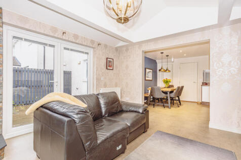 Family Room &amp; Kitchen/Diner