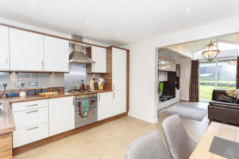 Kitchen/Diner &amp; Family Room