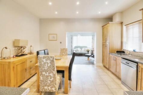 Kitchen dining room