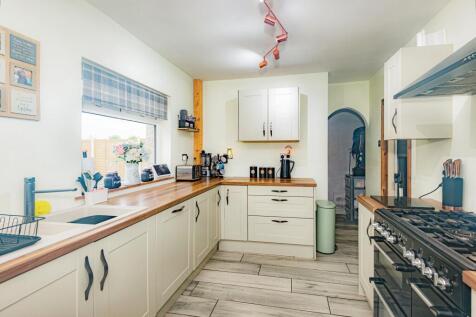 45darentavenuewalneybarrow-in-furnessla143nu-3