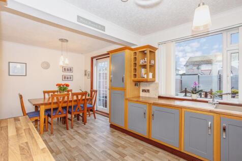 Kitchen Dining Area