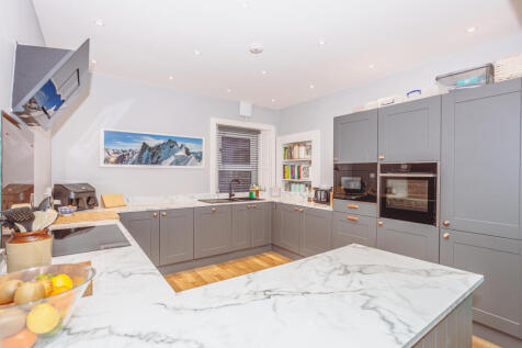 Open-Plan Kitchen/Dining Room