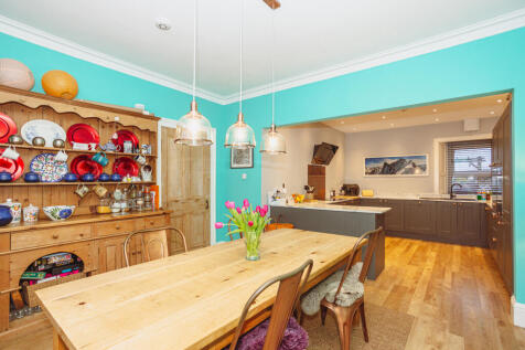 Open-Plan Kitchen/Dining Room