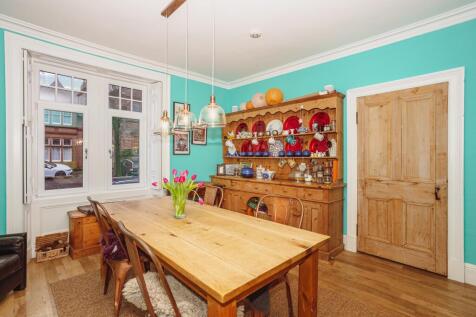 Open-Plan Kitchen/Dining Room