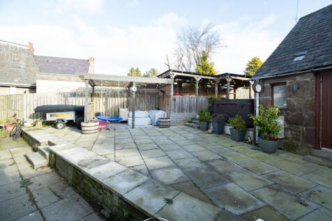 Pergola &amp; Bar Area