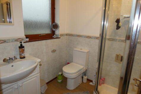 MASTER EN-SUITE