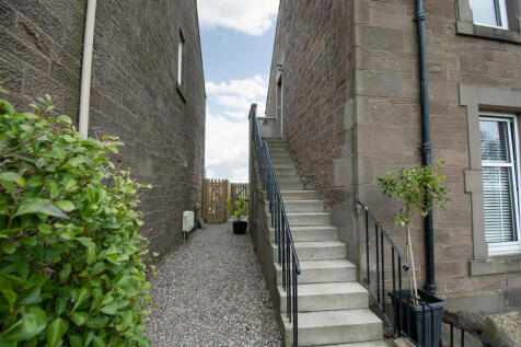 Private Side Garden