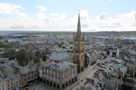 Montrose High Street &amp; Steeple Views