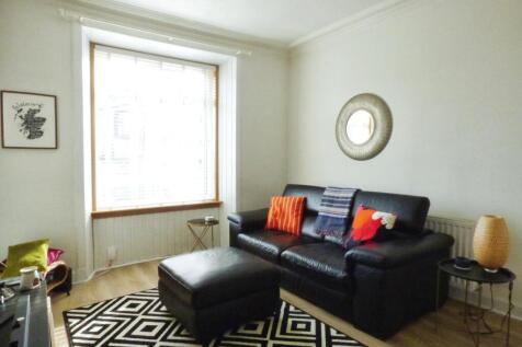 Lounge/Bedroom One
