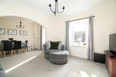 Lounge to Dining Area