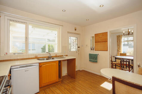 Kitchen &amp; Dining-Room