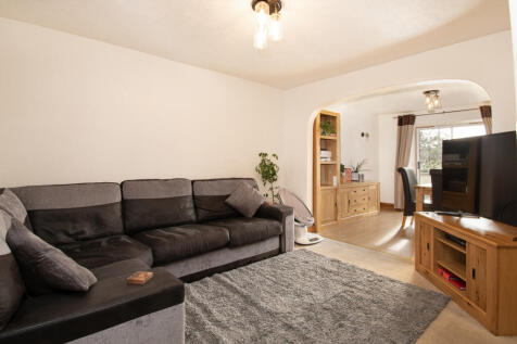 Lounge to Dining Area