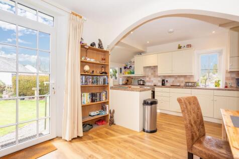 Open Plan Kitchen/Diner with Garden Access