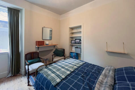 Bed 2 alt
