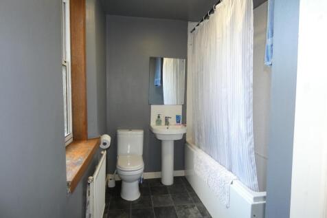 BATHROOM B