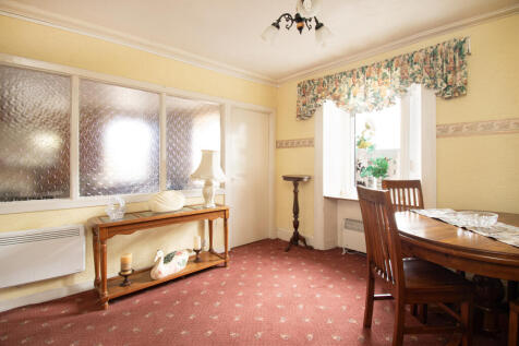 Dining Room or Bed 3