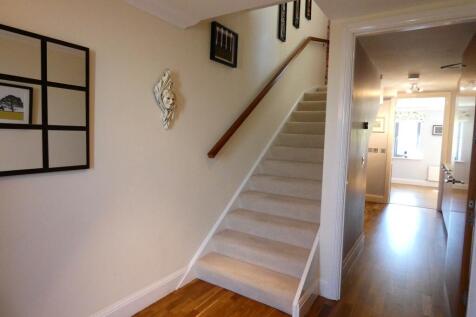 GROUND FLOOR ENTRANCE HALL