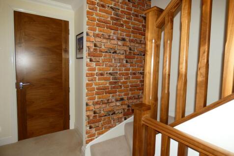 HALL / STAIRS