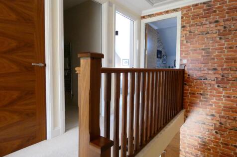 STAIRS / LANDING