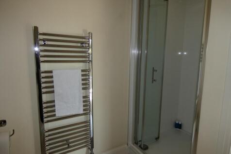 MASTER ENSUITE