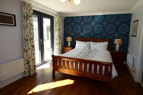 BEDROOM 4 / FAMILY ROOM