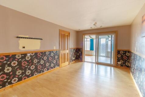 Lounge to Conservatory