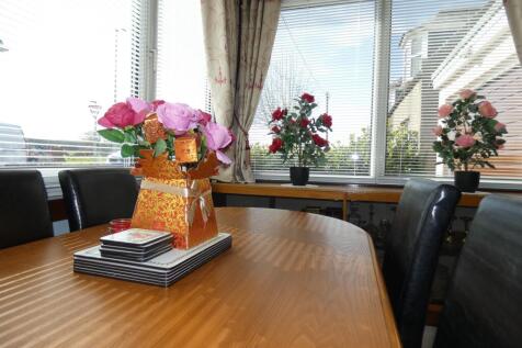 LOUNGE / DINING