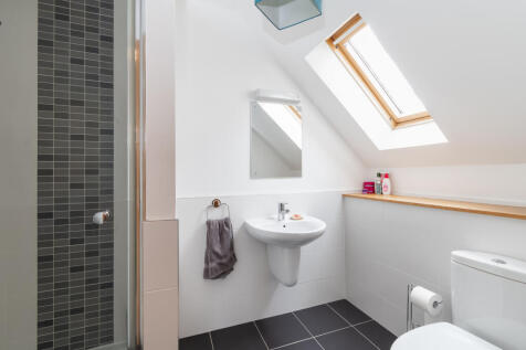 Bedroom 2 En-suite