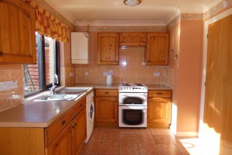 KITCHEN / DINING