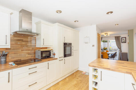 Open Plan Kitchen/Dining Areas
