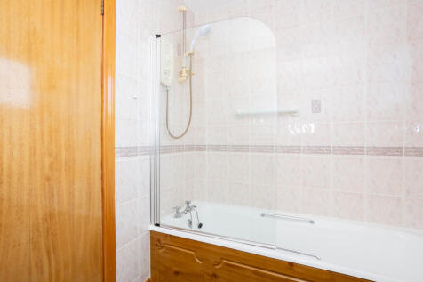Upstairs Family Bathroom