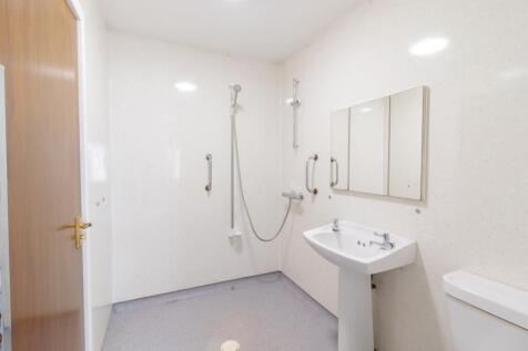 Bed 1 Wetroom Ensuite