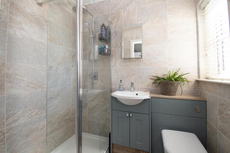 Bedroom 1 En-suite