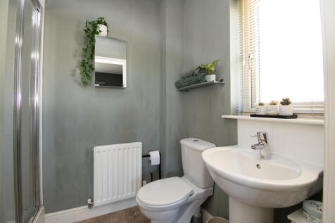 Bedroom 2 En-suite