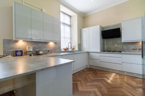 Kitchen/Dining Area