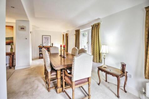 Dining area (2)