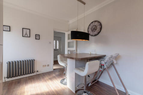 Kitchen Breakfast Bar