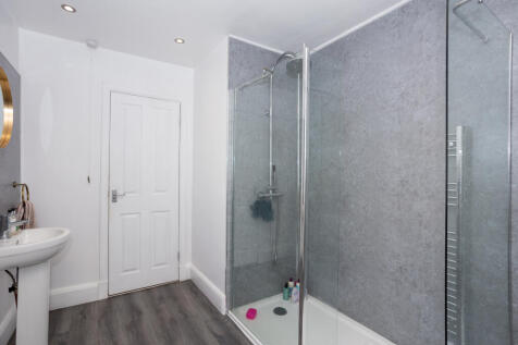 Family Shower Room