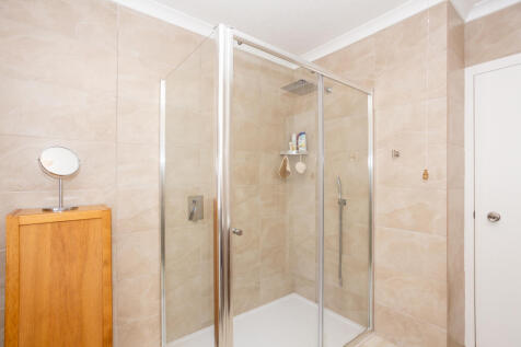 Family Shower Room