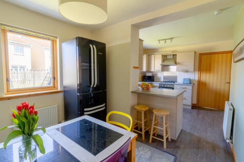 Dining Area to Kitchen