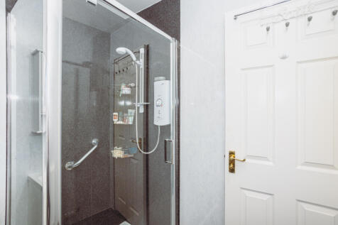 Family Shower Room