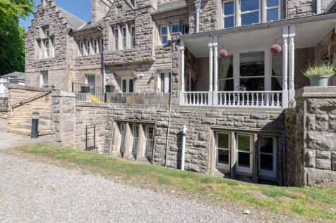 Exterior Lead