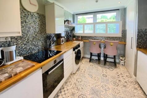 Breakfasting Kitchen