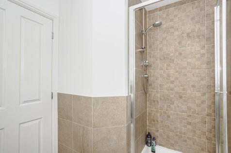 Master Bedroom En-Suite