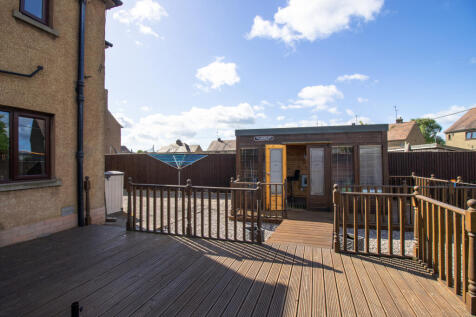 Decking to Summer House