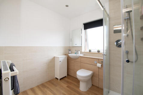 Bedroom 1 En-suite
