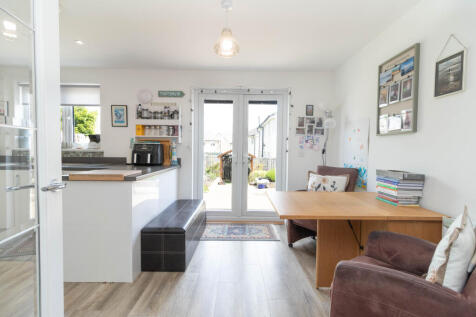 Open-Plan Kitchen/Dining Room