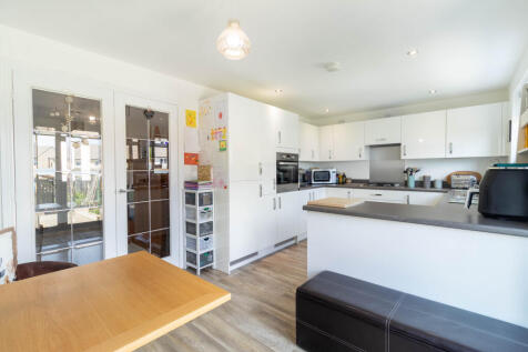 Open-Plan Kitchen/Dining Room