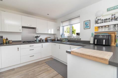 Open-Plan Kitchen/Dining Room