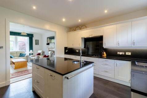 Kitchen to Sitting Room
